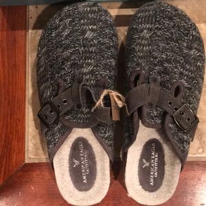 Slip on shoes with fuzz on the inside